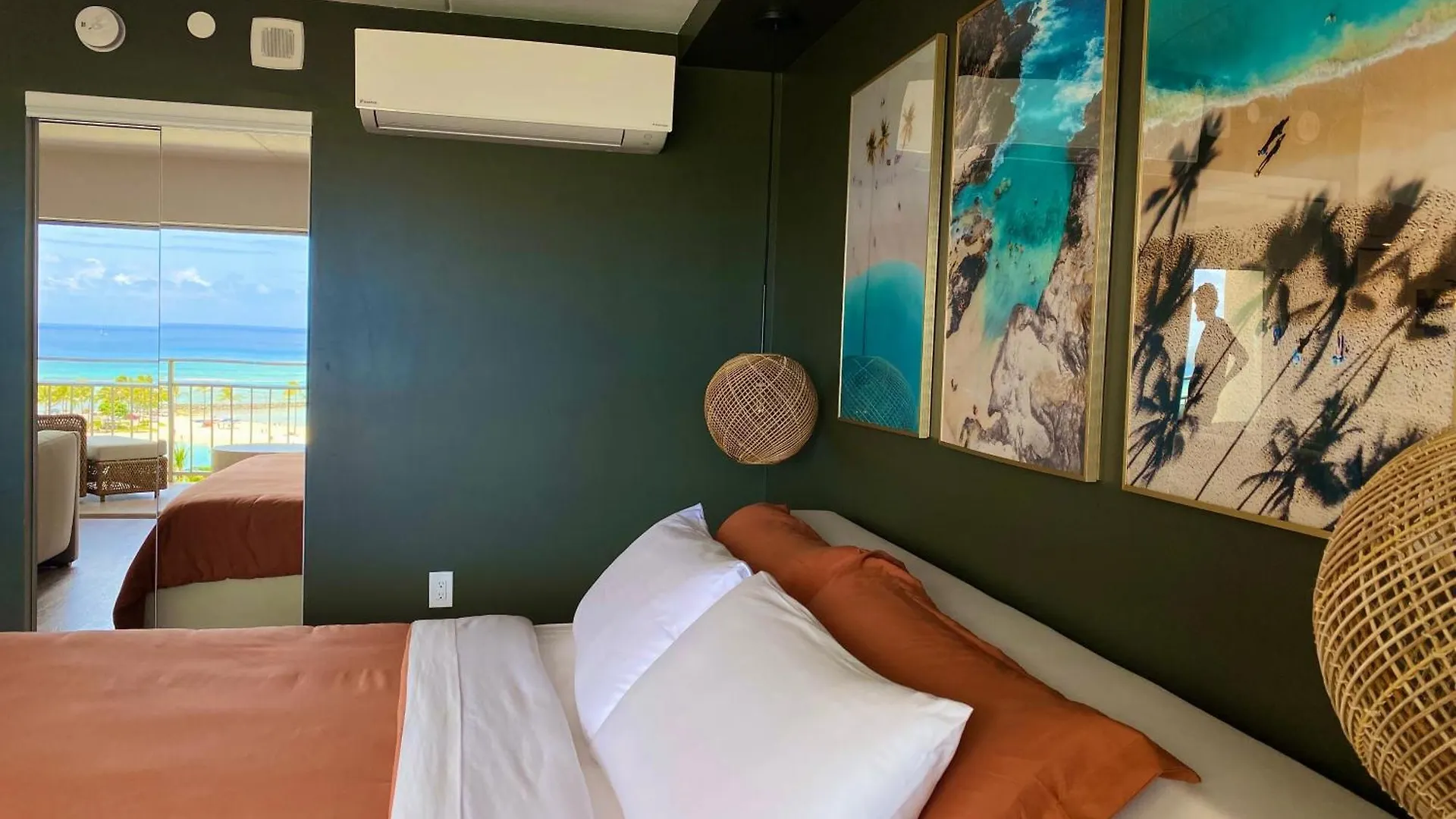Panoramic Oceanview Resort - Full Kitchen In Each Room, 2 Swimming Pools, Onsite Restaurants, Fireworks Every Friday Гонолулу США