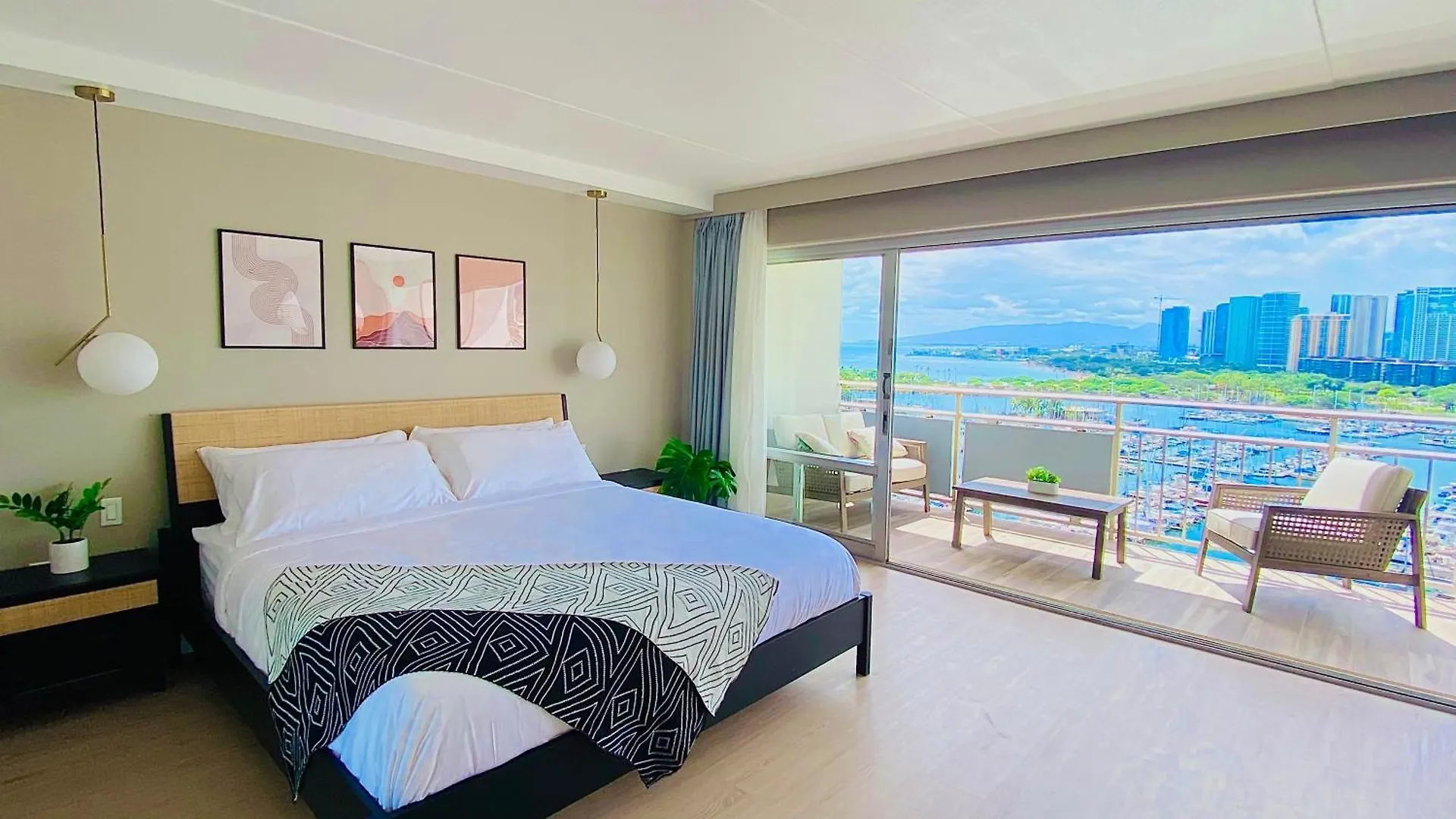 Апартаменты Panoramic Oceanview Resort - Full Kitchen In Each Room, 2 Swimming Pools, Onsite Restaurants, Fireworks Every Friday Гонолулу США