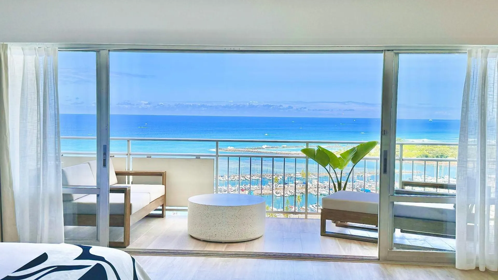 Апартаменты Panoramic Oceanview Resort - Full Kitchen In Each Room, 2 Swimming Pools, Onsite Restaurants, Fireworks Every Friday Гонолулу