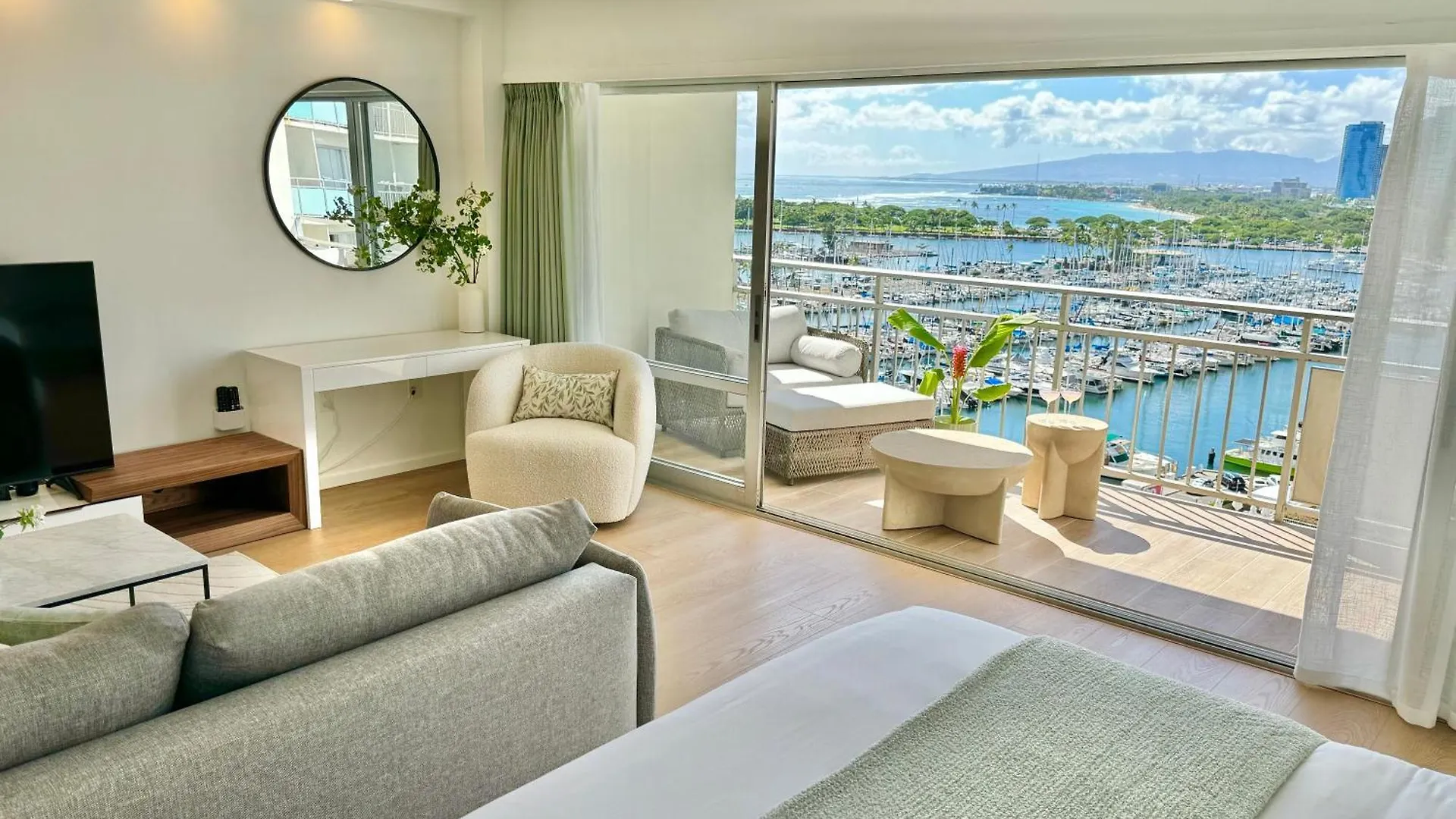 Panoramic Oceanview Resort - Full Kitchen In Each Room, 2 Swimming Pools, Onsite Restaurants, Fireworks Every Friday Honolulu Apartment