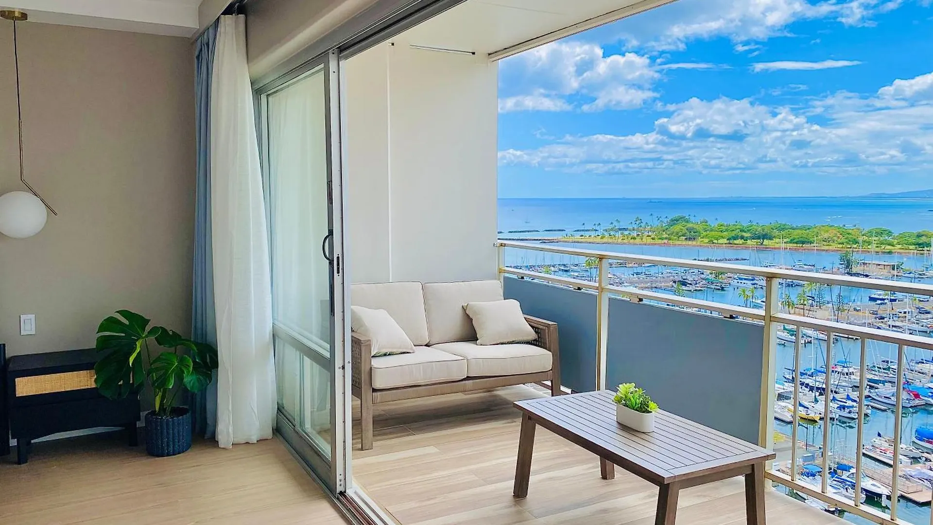 Panoramic Oceanview Resort - Full Kitchen In Each Room, 2 Swimming Pools, Onsite Restaurants, Fireworks Every Friday Honolulu