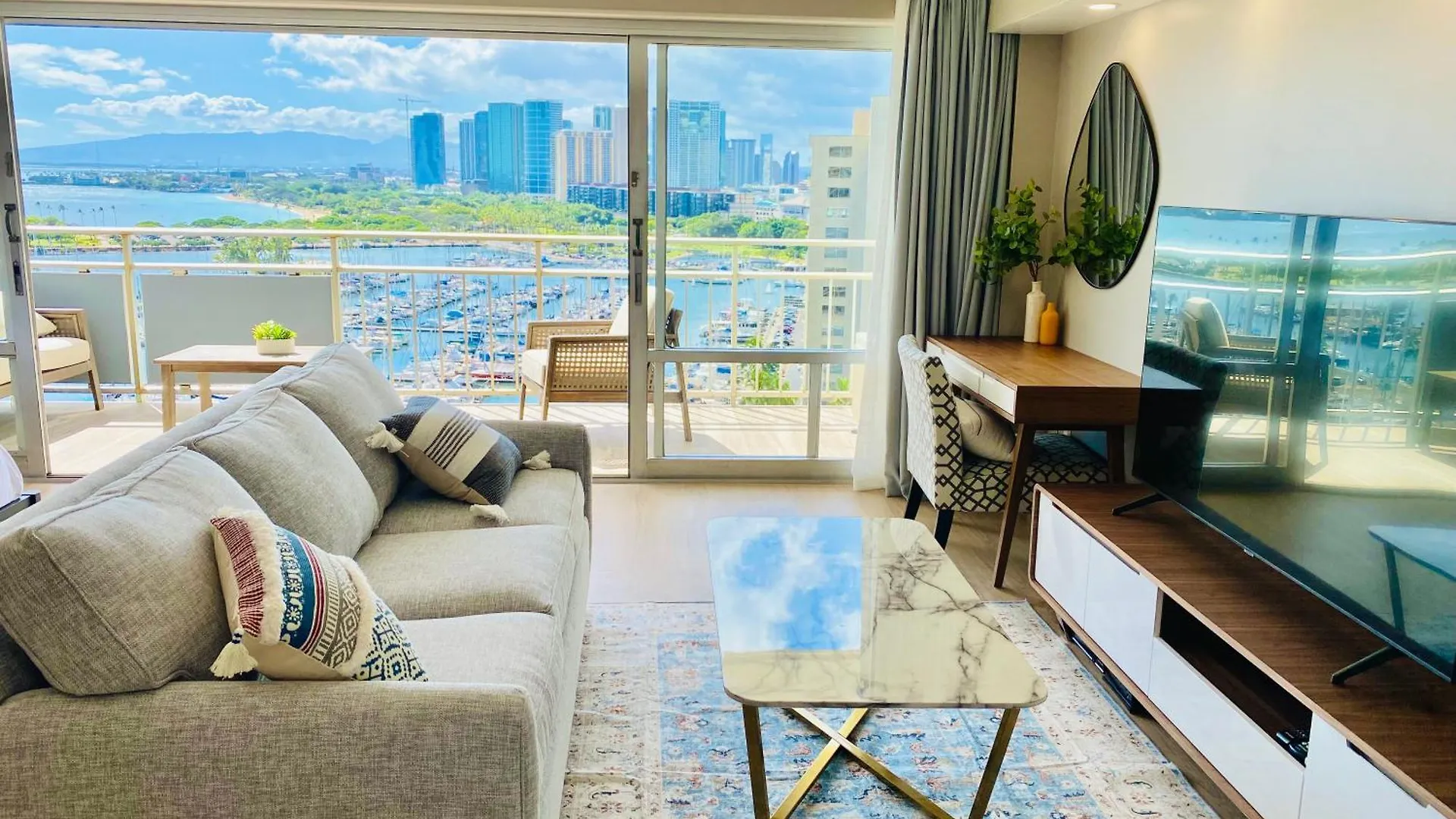 Panoramic Oceanview Resort - Full Kitchen In Each Room, 2 Swimming Pools, Onsite Restaurants, Fireworks Every Friday Honolulu Apartment