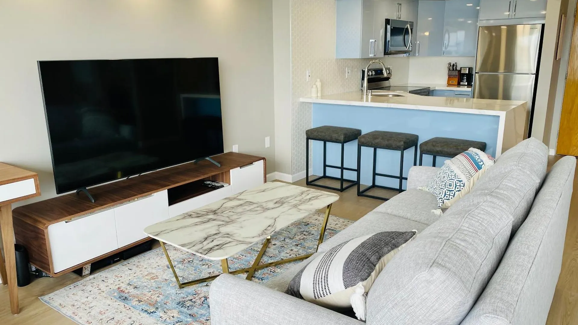 Panoramic Oceanview Resort - Full Kitchen In Each Room, 2 Swimming Pools, Onsite Restaurants, Fireworks Every Friday Honolulu Apartment
