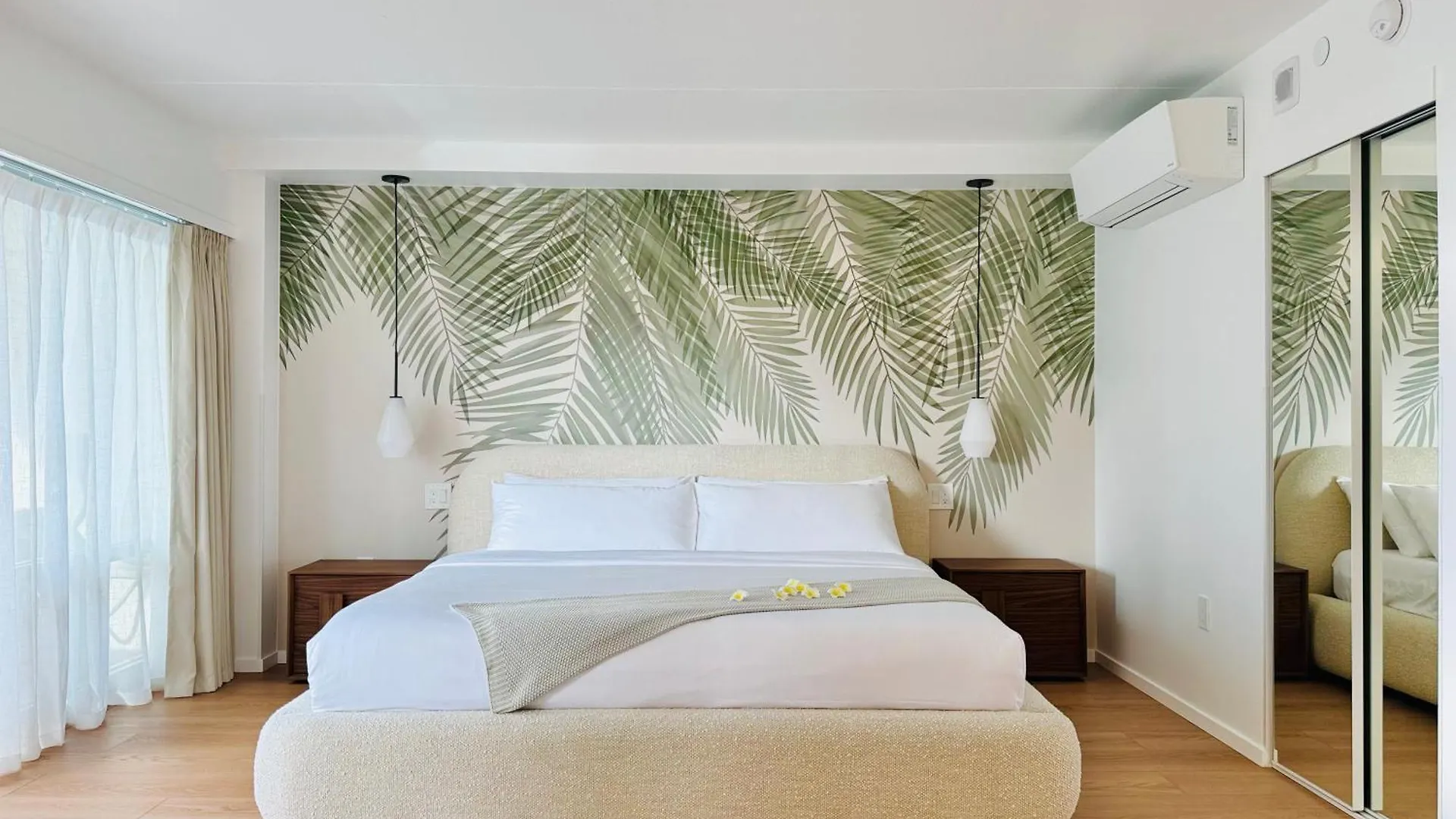 Panoramic Oceanview Resort - Full Kitchen In Each Room, 2 Swimming Pools, Onsite Restaurants, Fireworks Every Friday Honolulu 0*,  United States