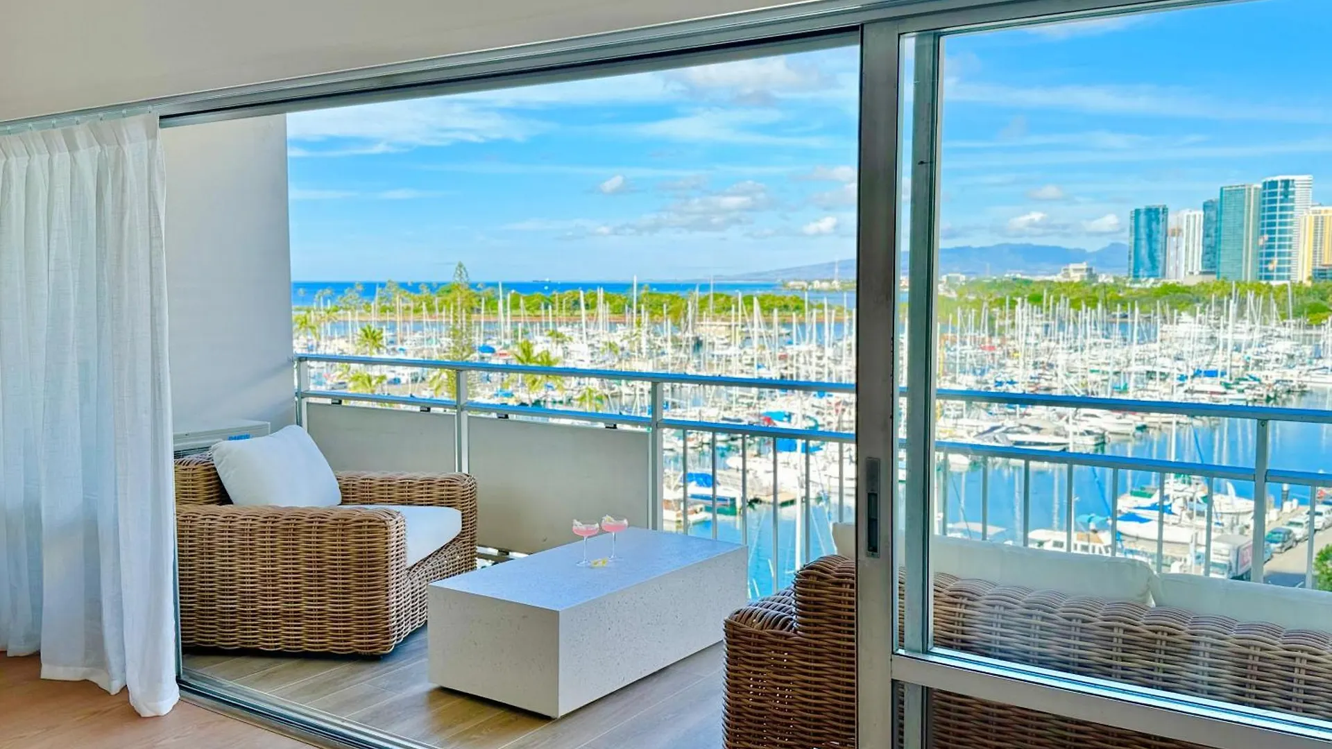 Panoramic Oceanview Resort - Full Kitchen In Each Room, 2 Swimming Pools, Onsite Restaurants, Fireworks Every Friday Honolulu Apartment