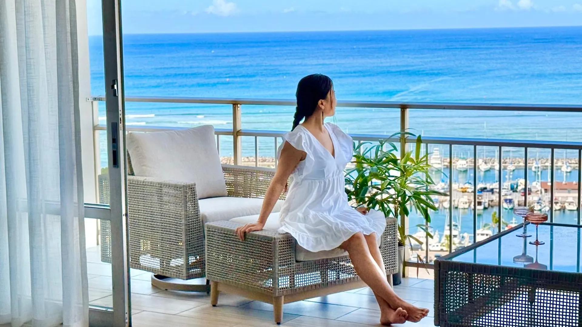 Panoramic Oceanview Resort - Full Kitchen In Each Room, 2 Swimming Pools, Onsite Restaurants, Fireworks Every Friday Honolulu 0*,  United States