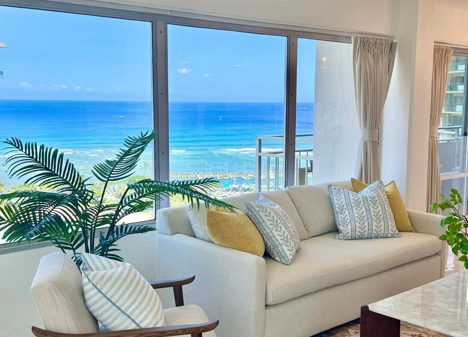 Panoramic Oceanview Resort - Full Kitchen In Each Room, 2 Swimming Pools, Onsite Restaurants, Fireworks Every Friday Honolulu